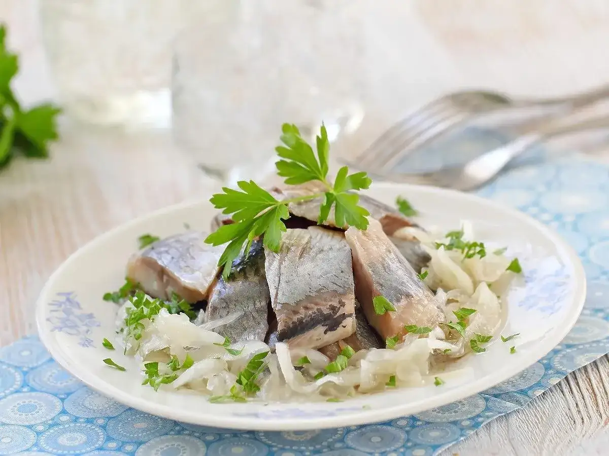 Zdjęcie Jakie przyprawy do śledzi sprawią, że danie zyska nowy smak?