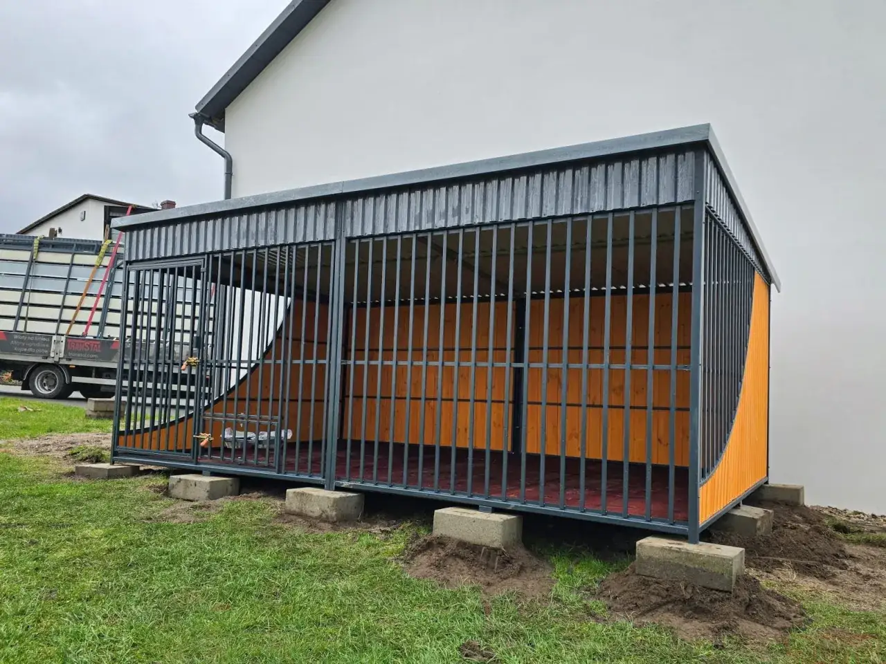 Zdjęcie Ile kosztuje kojec dla psa? Ceny, które mogą Cię zaskoczyć