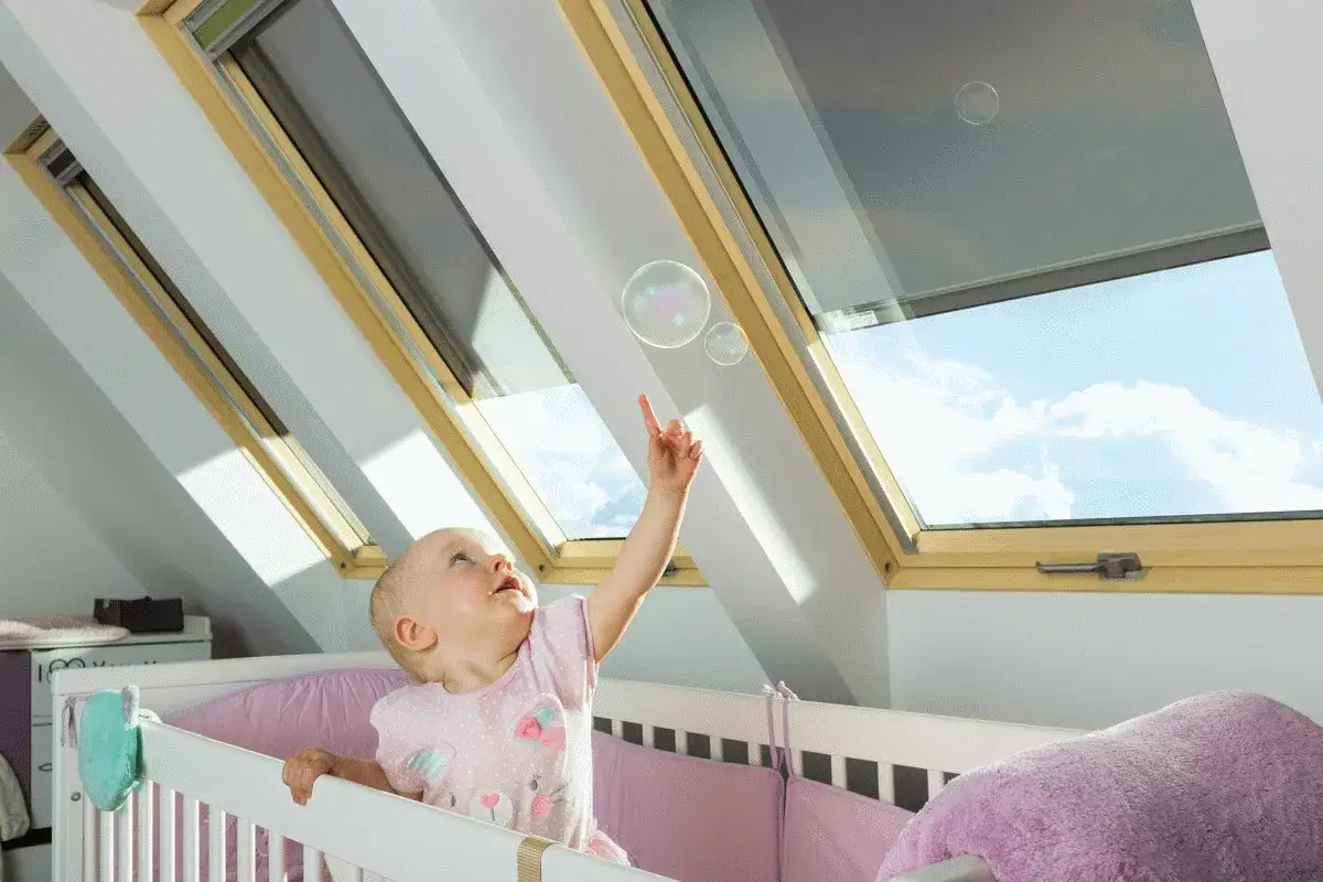 Zdjęcie Ile kosztuje okno dachowe Fakro? Poznaj ceny i rodzaje okien