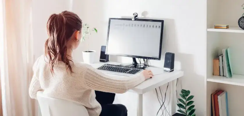 Zdjęcie Jak odległość od monitora wpływa na komfort pracy i zdrowie oczu