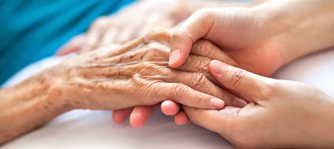 Zdjęcie Ile kosztuje opiekunka do starszej osoby? Sprawdź ceny i czynniki wpływające na koszt