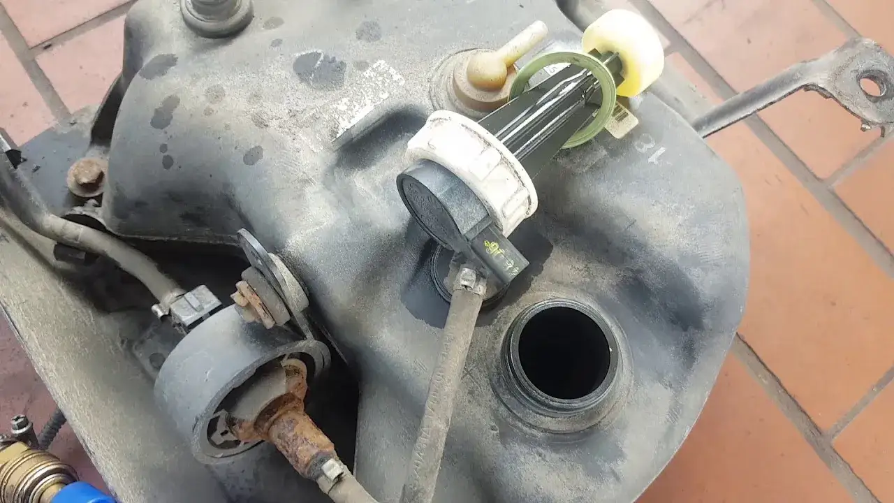 Zdjęcie Zbiornik płynu DPF w Volvo V50 – gdzie go szukać i jak dbać?