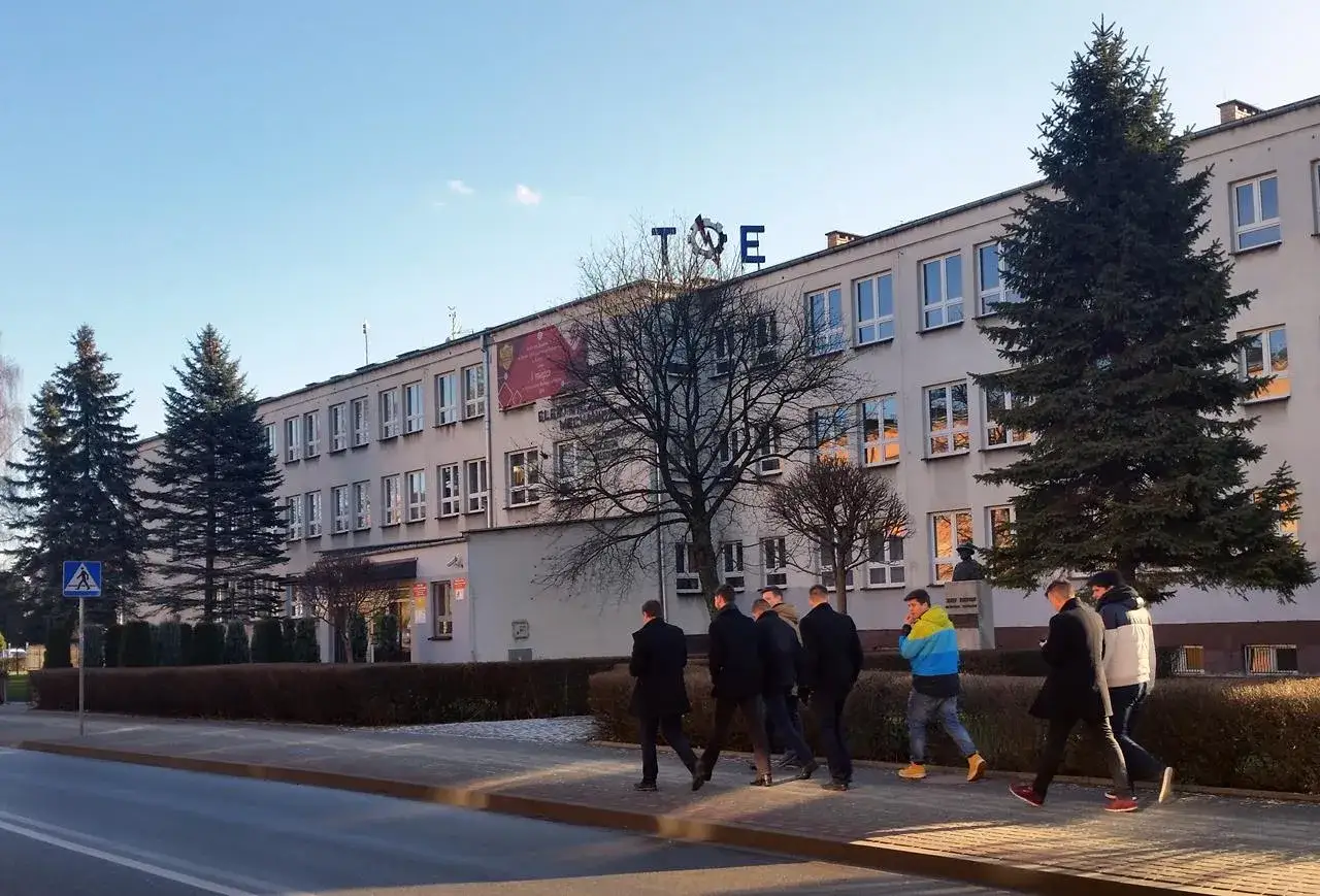 Zdjęcie Elektryk Nowy Sącz - ile punkt&oacute;w potrzebujesz na technika?