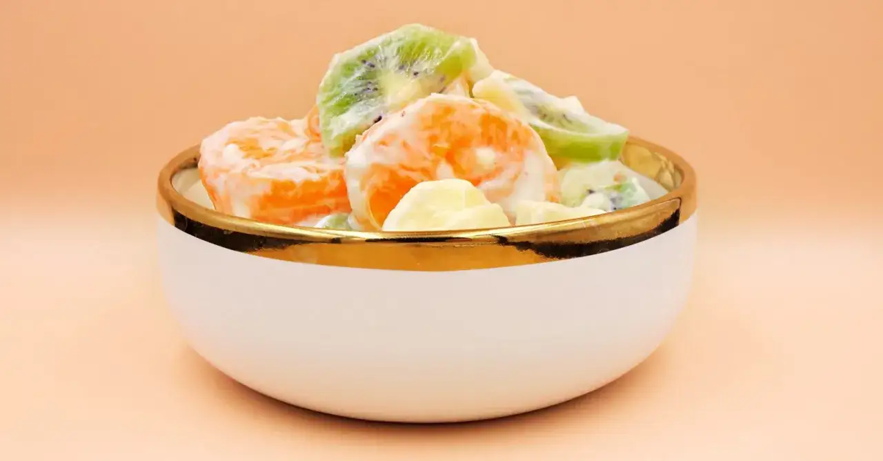 Zdjęcie Ile kalorii ma sałatka owocowa? Poznaj kaloryczność i składniki