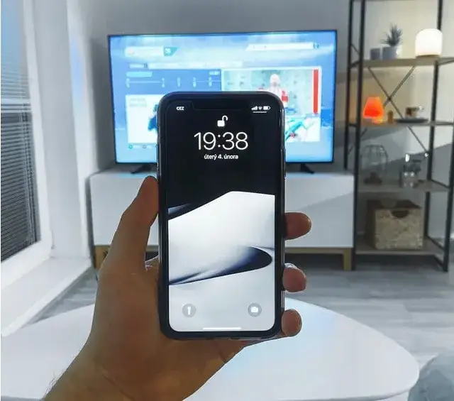 Zdjęcie Czy można połączyć telefon z telewizorem? Oto proste metody i porady