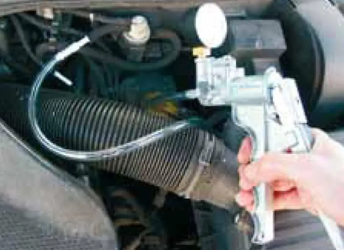 Zdjęcie Zawór podciśnienia EGR objawy – jak rozpoznać poważne problemy