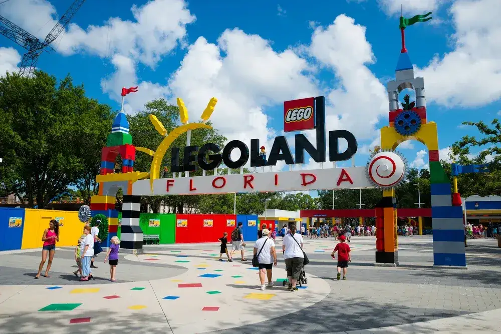Zdjęcie Gdzie znajduje się Legoland? Odkryj kraje z parkami Lego