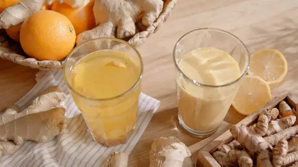 Zdjęcie Prosty domowy napar z kurkumy: przepis na zdrową herbatę krok po kroku