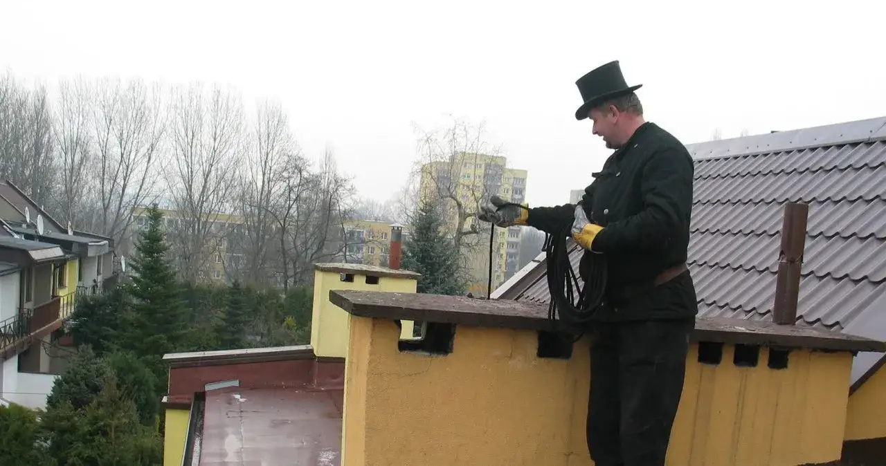 Zdjęcie Ile kosztuje wizyta kominiarza i jak uniknąć wysokich kosztów przeglądu