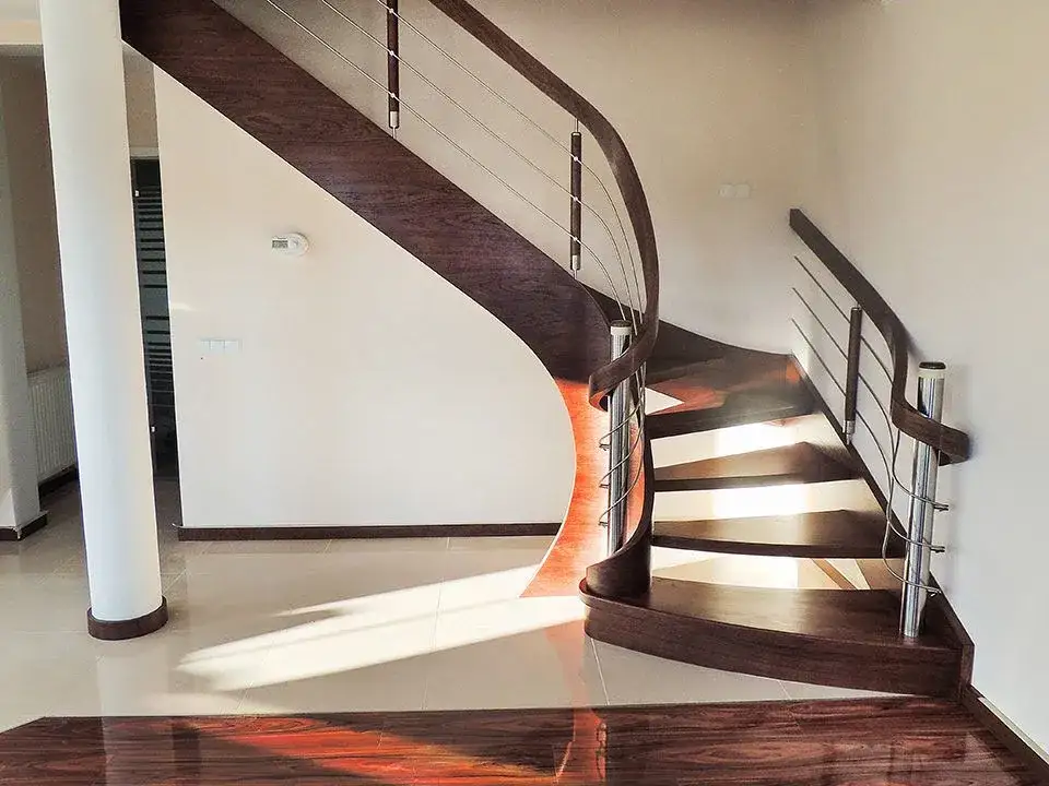 Zdjęcie Jak zrobić schody gięte - uniknij błędów w budowie i oszczędź czas