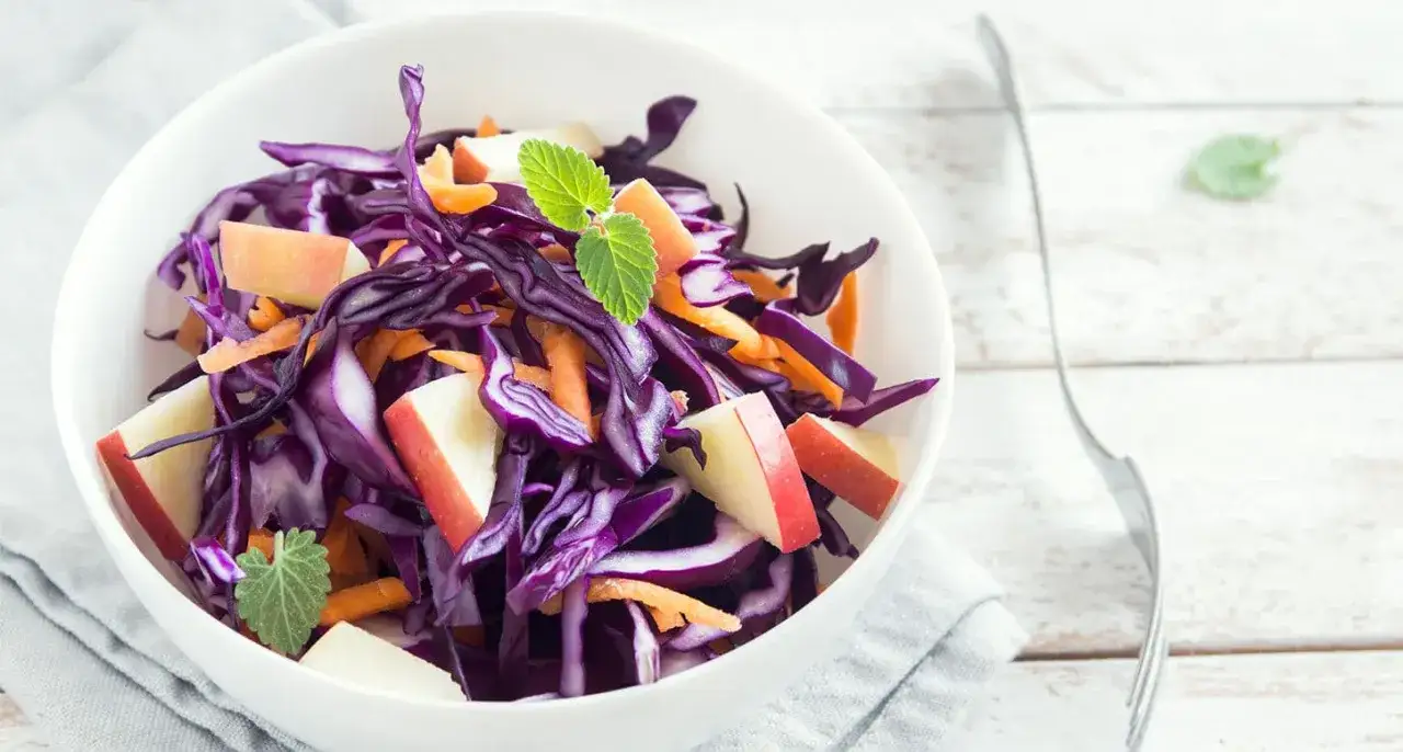 Zdjęcie Salade de chou rouge : la recette parfaite, astuces &amp; bienfaits