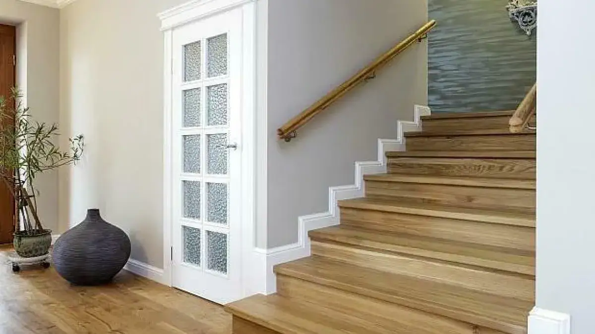 Zdjęcie Czym wykończyć schody wewnętrzne? Najlepsze materiały i techniki do wyboru