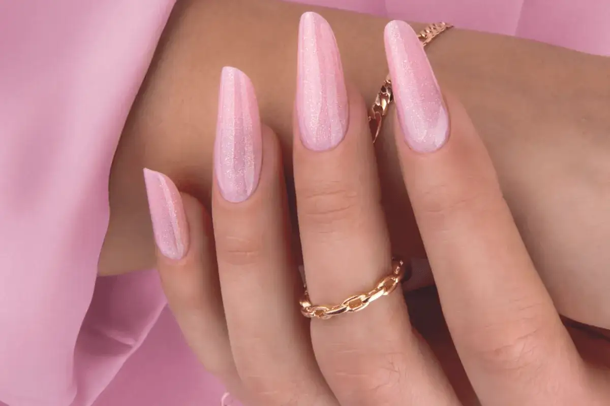 Zdjęcie Hybryda czy żel? Por&oacute;wnanie, trwałość, cena wybierz idealny manicure