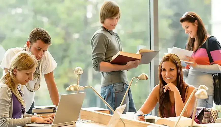 Zdjęcie Nauka w szkole policealnej: kompletny poradnik dla przyszłych uczniów