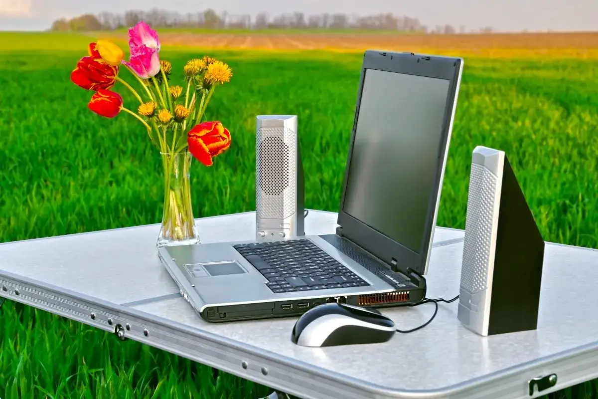 Zdjęcie Jak podłączyć głośniki do monitora i uniknąć problemów z dźwiękiem