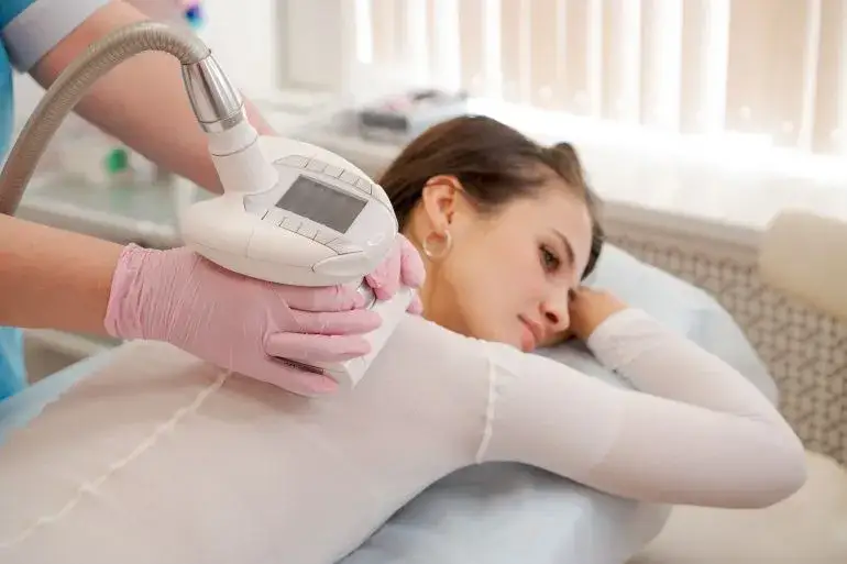 Zdjęcie Jak założyć strój do endermologii, aby czuć się komfortowo i swobodnie