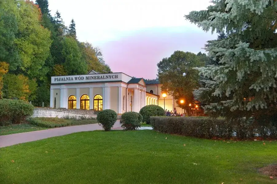 Zdjęcie Sanatorium Jan Kazimierz w Dusznikach-Zdroju: Leczenie i Komfort