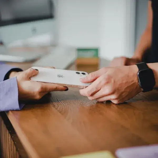 Zdjęcie Wymiana baterii w iPadzie - poznaj koszty i najlepsze serwisy