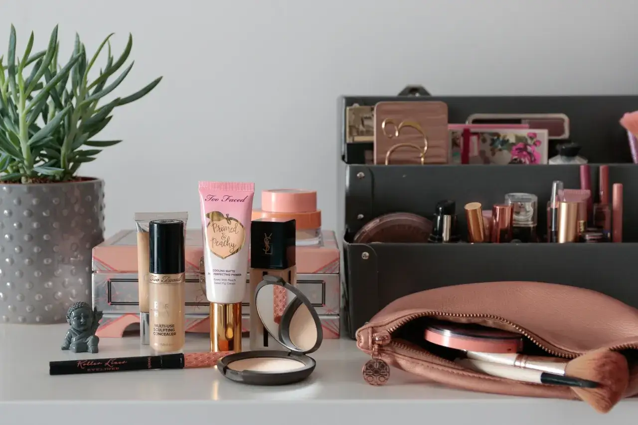 Zdjęcie Kredka rozświetlająca: Większe oczy i świeże spojrzenie w 30 sekund?