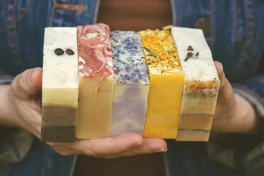 Zdjęcie Ile można zarobić na produkcji mydła: realne kwoty i koszty biznesu