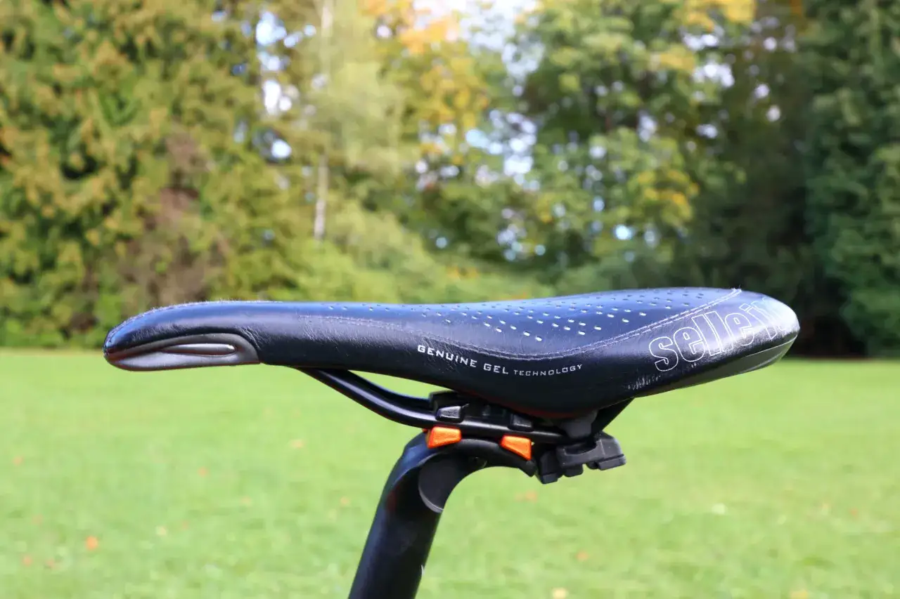 Zdjęcie Jak dobrać siodełko do roweru szosowego, aby uniknąć dyskomfortu