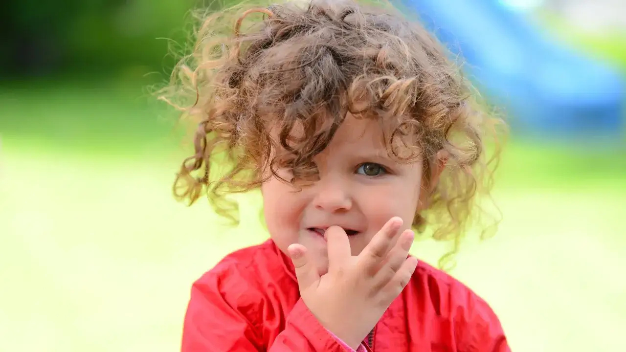 Zdjęcie Dlaczego dziecko obgryza paznokcie i jak temu zapobiec?