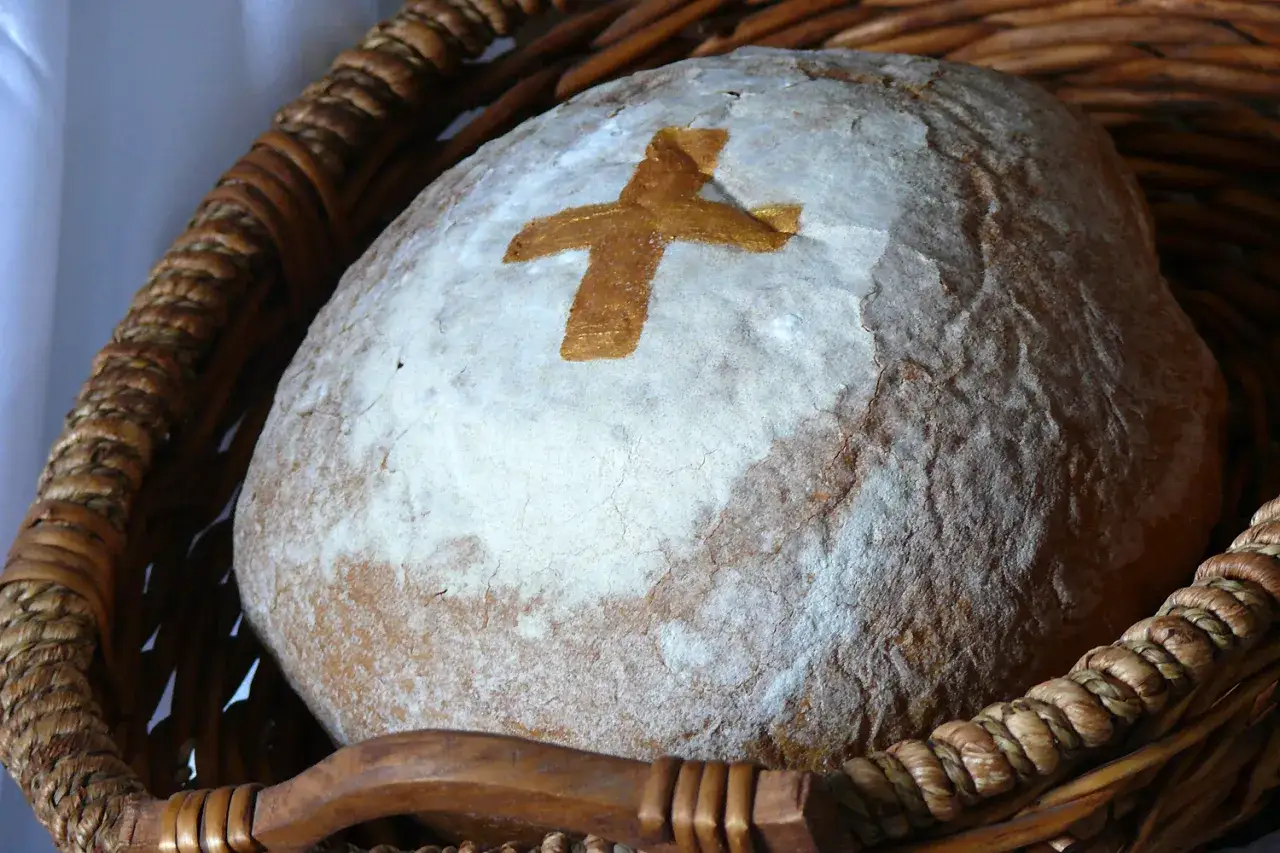 Zdjęcie Chleb jako symbol: Co oznacza w kulturze i religii dla ludzi?