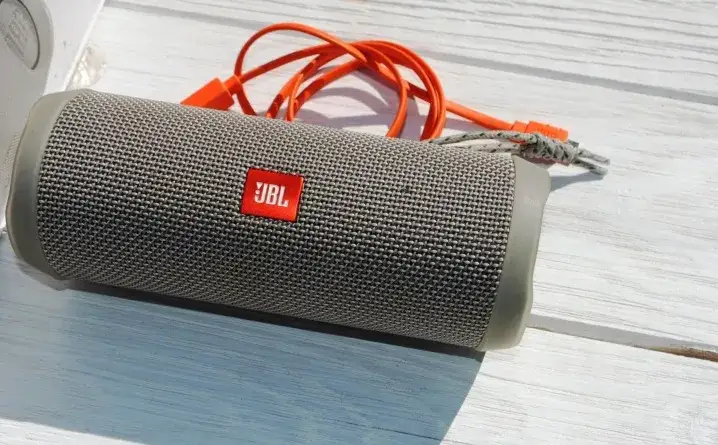 Zdjęcie Jak zresetować głośnik JBL i uniknąć problemów z parowaniem