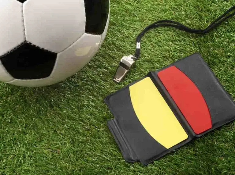 Zdjęcie Jak grać w piłkę nożną - proste porady dla początkujących graczy