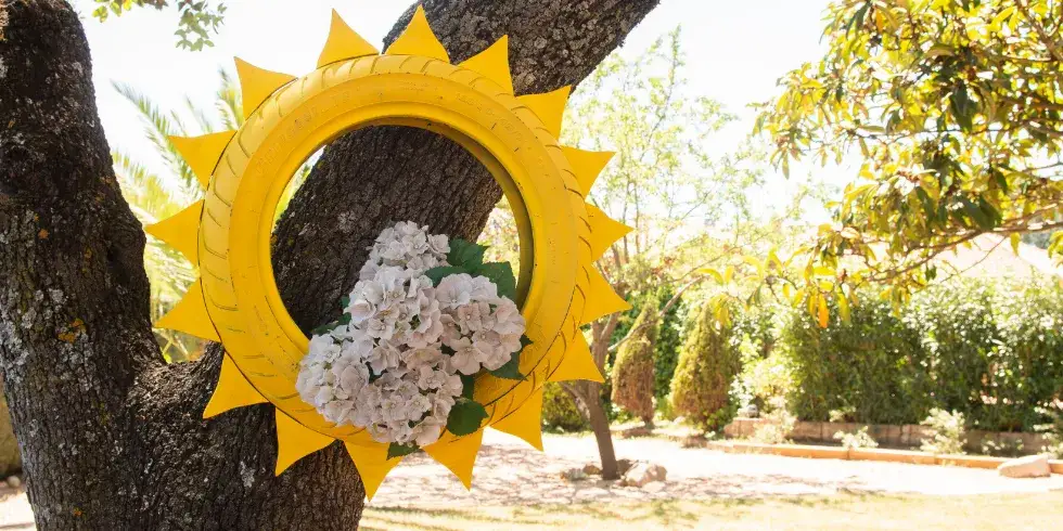 Zdjęcie Crea una hermosa maceta con neumático y transforma tu jardín fácilmente