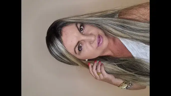 Zdjęcie Jak założyć tupet damski: 5 prostych kroków do naturalnego wyglądu