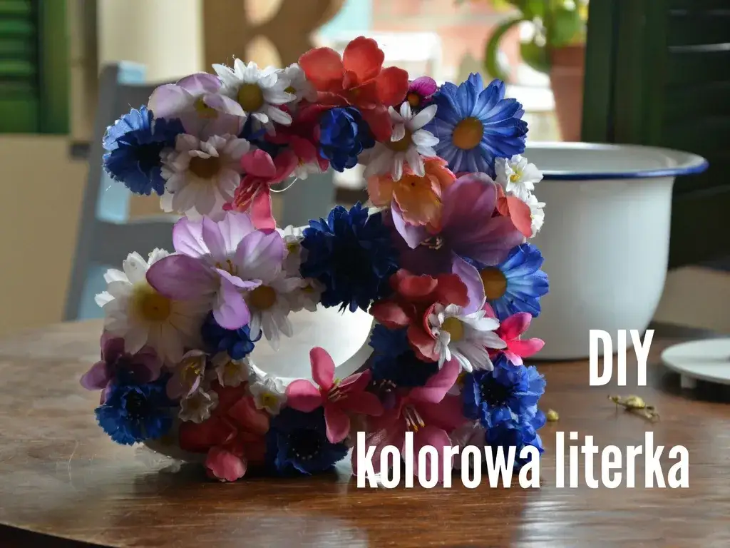 Zdjęcie Jak stworzyć piękne litery z kwiat&oacute;w DIY na wyjątkowe okazje