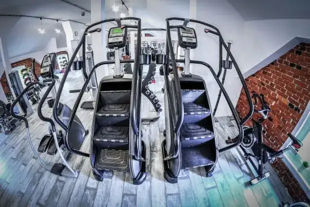 Zdjęcie Schody w siłowni: rewolucyjny trening, który zmieni twoje ciało