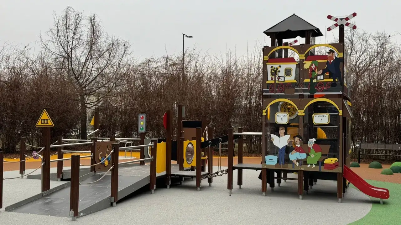 Zdjęcie Czy można już na plac zabaw? Status nowego placu zabaw w Warszawie