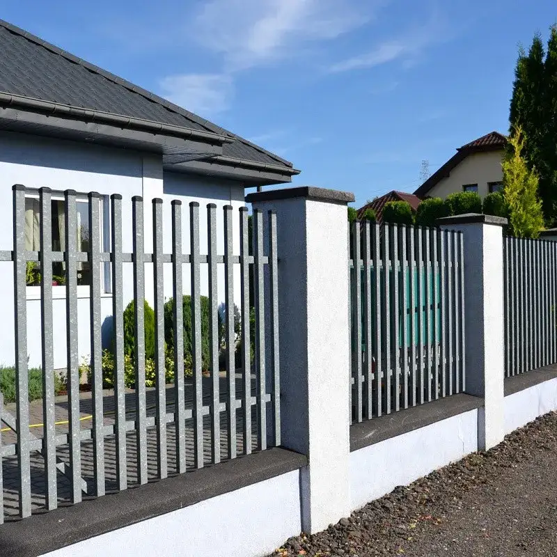 Zdjęcie Jakie tynki na słupki ogrodzeniowe zapewnią trwałość i estetykę?