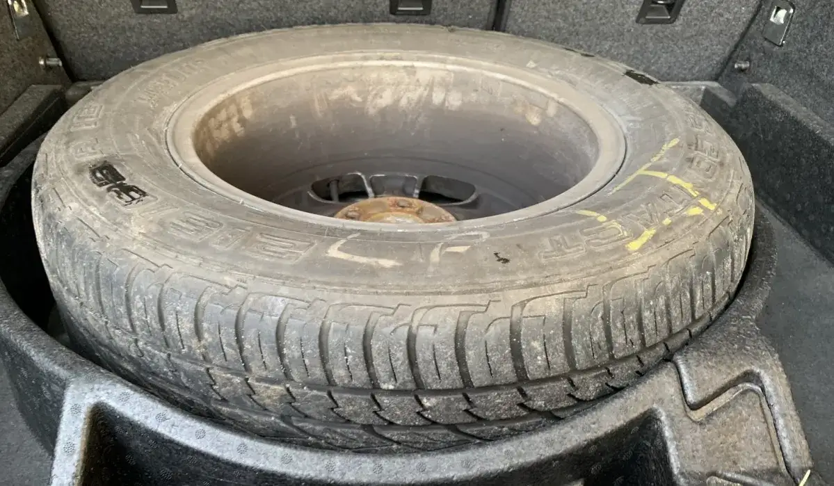 Zdjęcie Gdzie jest koło zapasowe w Fiat Doblo? Oto co musisz wiedzieć