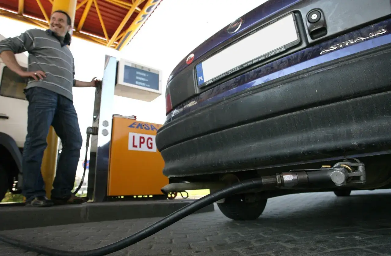 Zdjęcie Gdzie najtańszy gaz lpg? Sprawdź, gdzie zaoszczędzić na paliwie