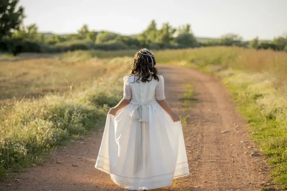 Zdjęcie W jakim wieku komunia? Odkryj, kiedy Twoje dziecko przystępuje