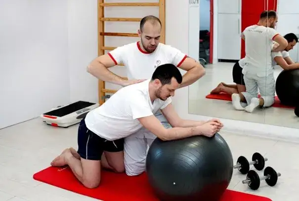 Zdjęcie Kim jest fizjoterapeuta i jak może poprawić Twoje życie?