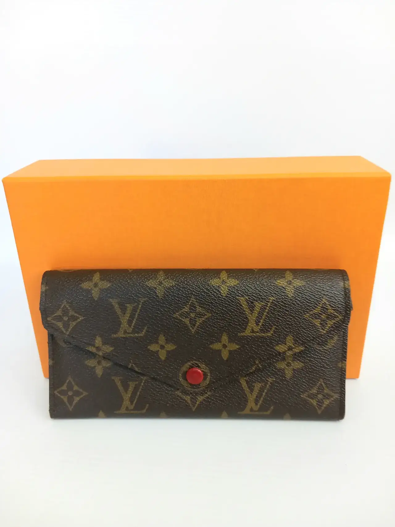 Zdjęcie Ile kosztuje portfel Louis Vuitton? Ceny, modele i autentyczność