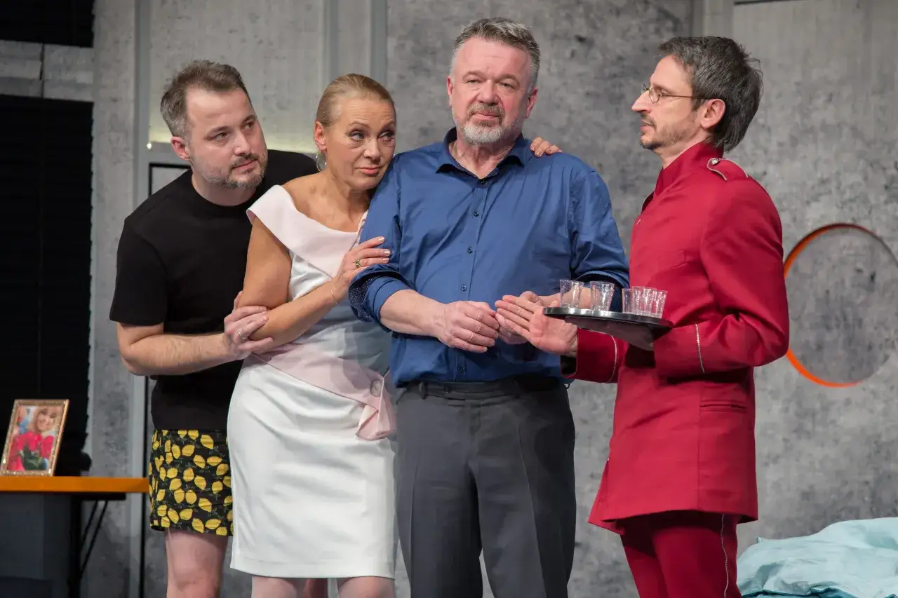 Zdjęcie Rubinowe gody w teatrze komedia – historia miłości, która zaskakuje