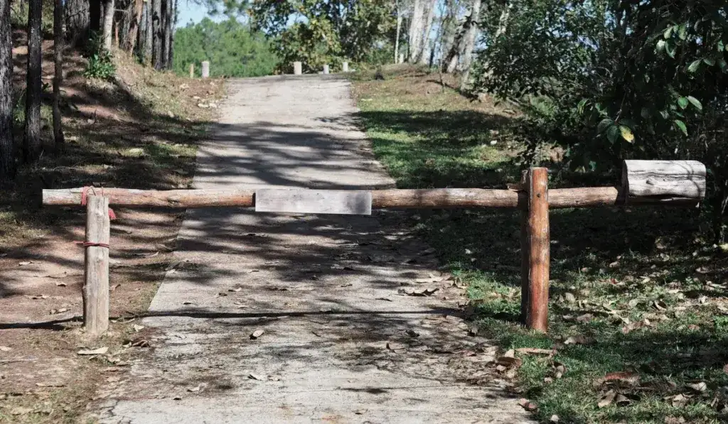 Zdjęcie Jak otworzyć szlaban na osiedlu - najprostsze sposoby i porady