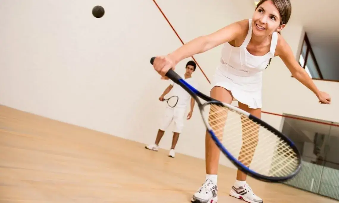 Zdjęcie Najlepsze korty do squasha: specyfikacje, lokalizacje i porady