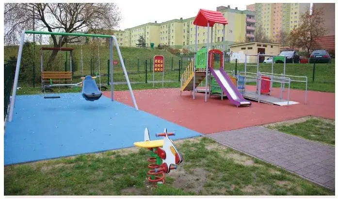 Zdjęcie Czy można już korzystać z placu zabaw? Sprawdź aktualny status!