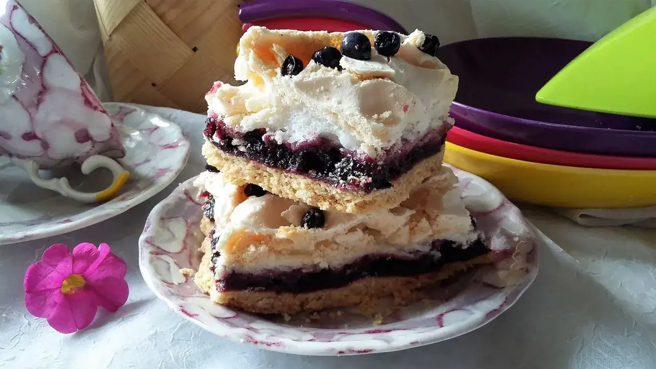 Zdjęcie Przepis na ciasto kruche z jagodami, które zachwyci Twoich gości