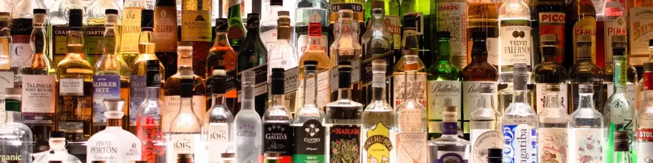 Zdjęcie Ile kalorii ma 100 ml wódki smakowej? Zaskakujące różnice w kaloriach