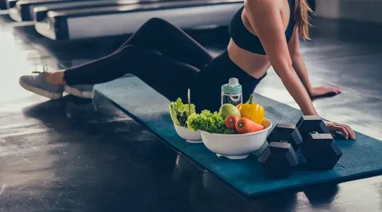 Zdjęcie Co jeść po treningu wieczorem, aby przyspieszyć regenerację mięśni