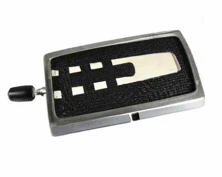 Zdjęcie Czujnik pedału sprzęgła: Uratuj swój samochód przed kosztowną naprawą