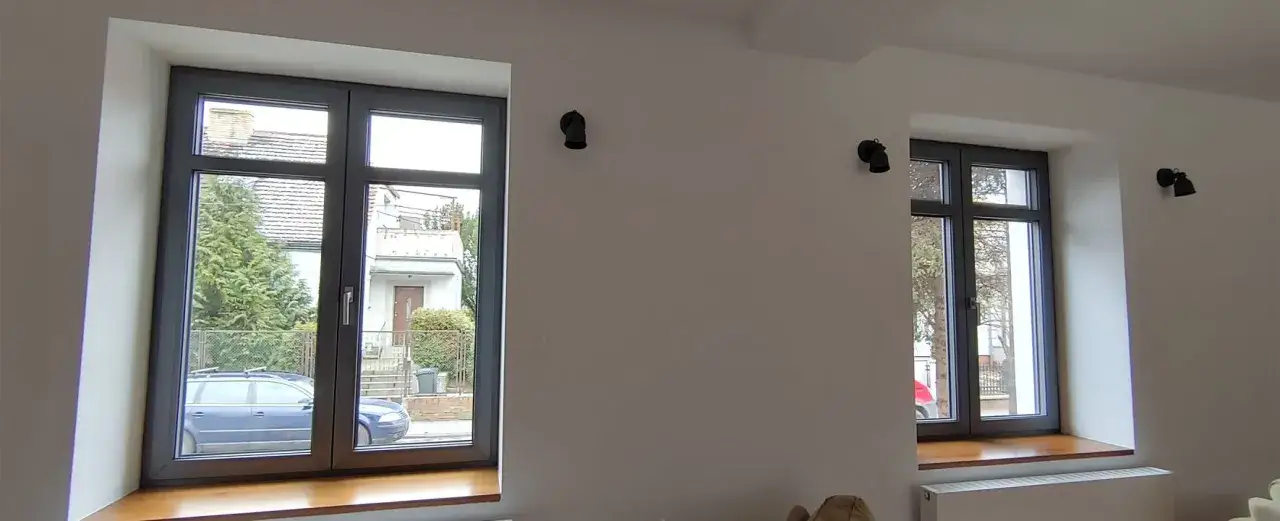 Zdjęcie Jakie parapety do antracytowych okien? Idealne materiały i kolory do wyboru