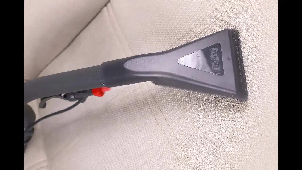 Zdjęcie Jak prać odkurzaczem piorącym, aby uniknąć zniszczeń i uzyskać efekty?